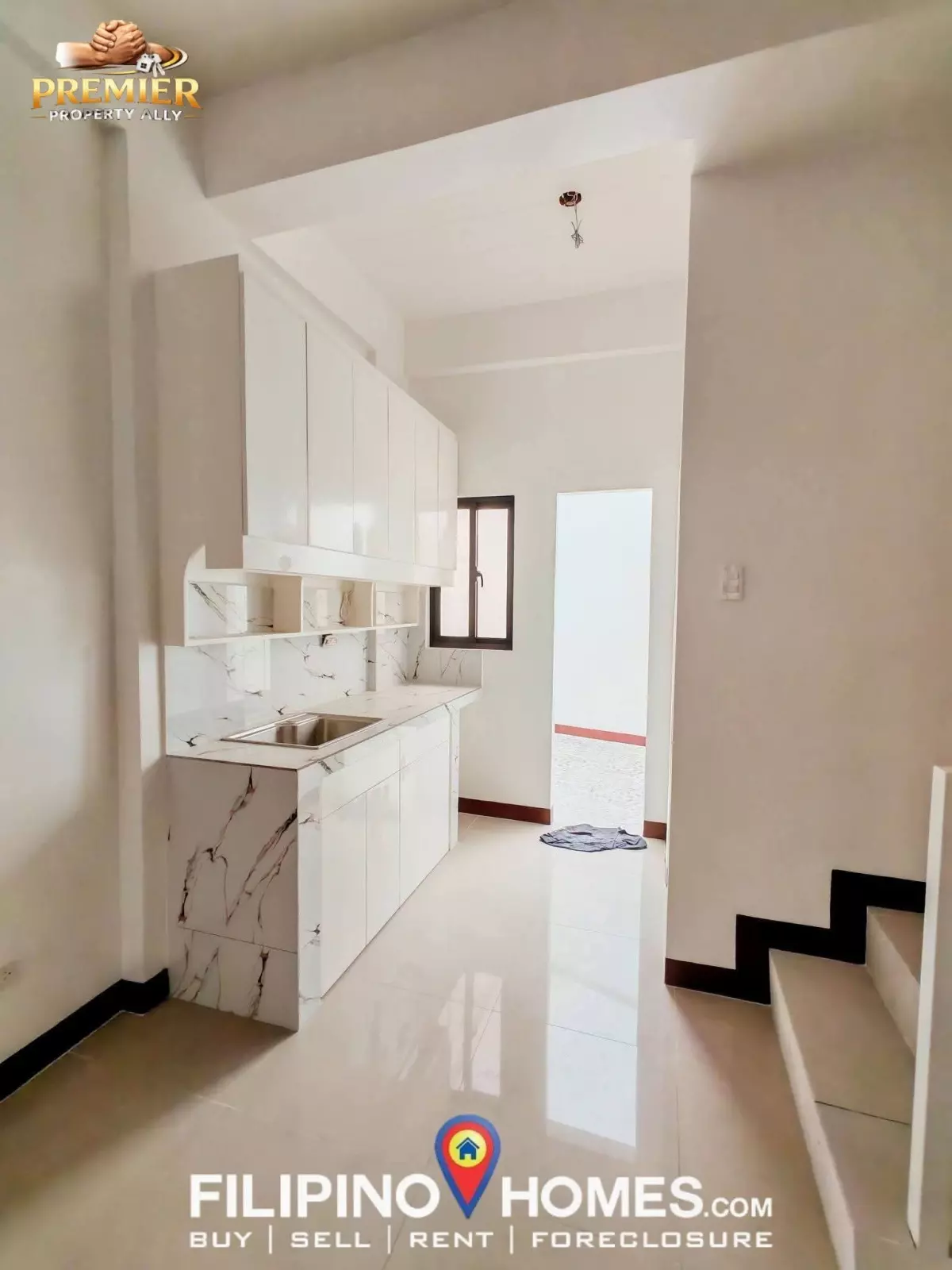 3BR Townhouse for Sale Near Chinese General Hospital, Manila City — 2-car garage — Townhouse in Manila City, Metro Manila, 1004 — Photo 6