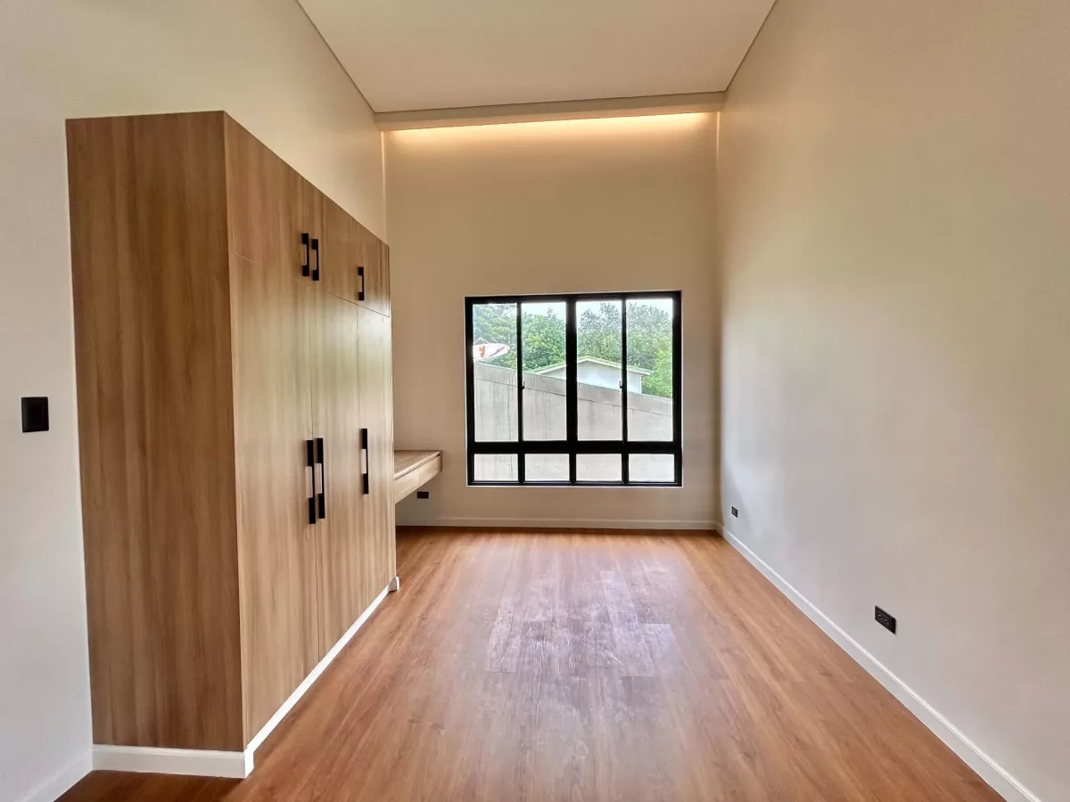 Brand-New 5-BR House for Sale | BF Homes — House and Lot in Las Piñas City, Metro Manila, 1742 — Photo 3