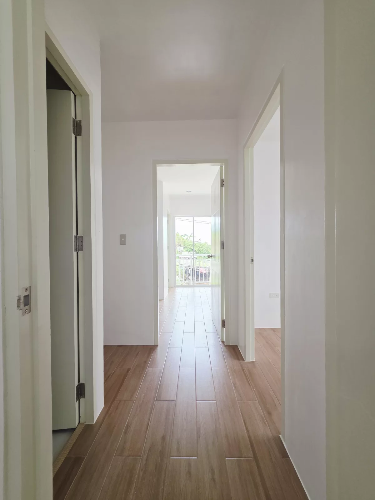 Open photo 18 of 30 — For sale Regular duplex in Minglanilla Highlands, Cebu