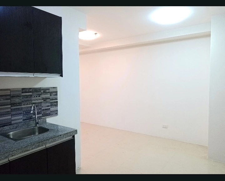 For Sale: Melbourne Residents 1BR Condo in Palanan, Makati City — Semi Furnished — 1 Bedroom in Palanan, Makati City, Metro Manila — Photo 5