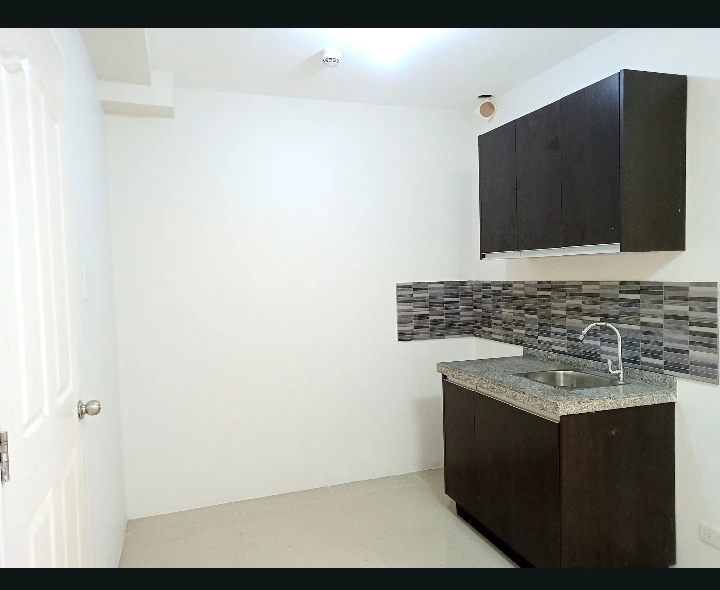 For Sale: Melbourne Residents 1BR Condo in Palanan, Makati City — Semi Furnished — 1 Bedroom in Palanan, Makati City, Metro Manila — Photo 2