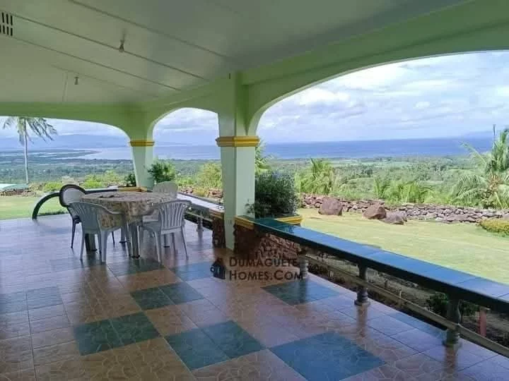 For Sale: House and Lot in Silab, Amlan — Family Home with 4 Parking — House and Lot in Silab, Amlan, Negros Oriental — Photo 4