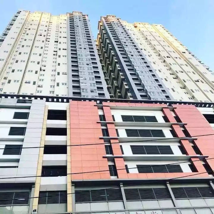 For Sale: 2BR Condo in Makati City — Fully Furnished with Pool — 2 Bedrooms in Pio Del Pilar, Makati City, Metro Manila — Photo 2
