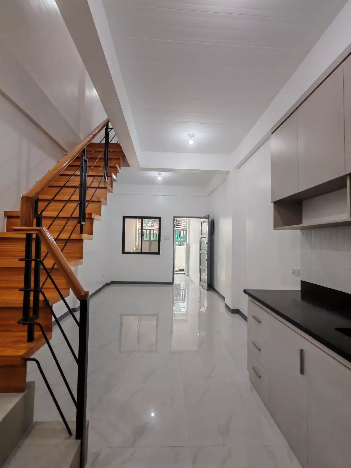 For Sale: 5BR Townhouse in Barangay 750, Manila City — 166.65 sqm — Townhouse in Manila City, Metro Manila, 1004 — Photo 3