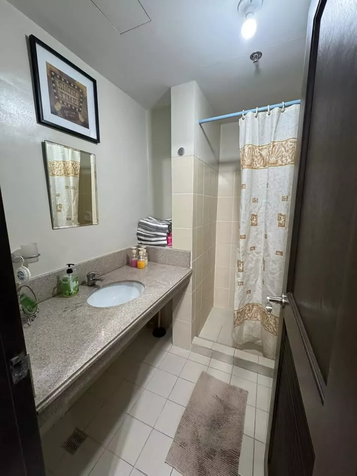 For Sale: 2BR Condo in Sun Valley, Paranaque City — 80 sqm — 2 Bedrooms in Paranaque City, Metro Manila, 1702 — Photo 3