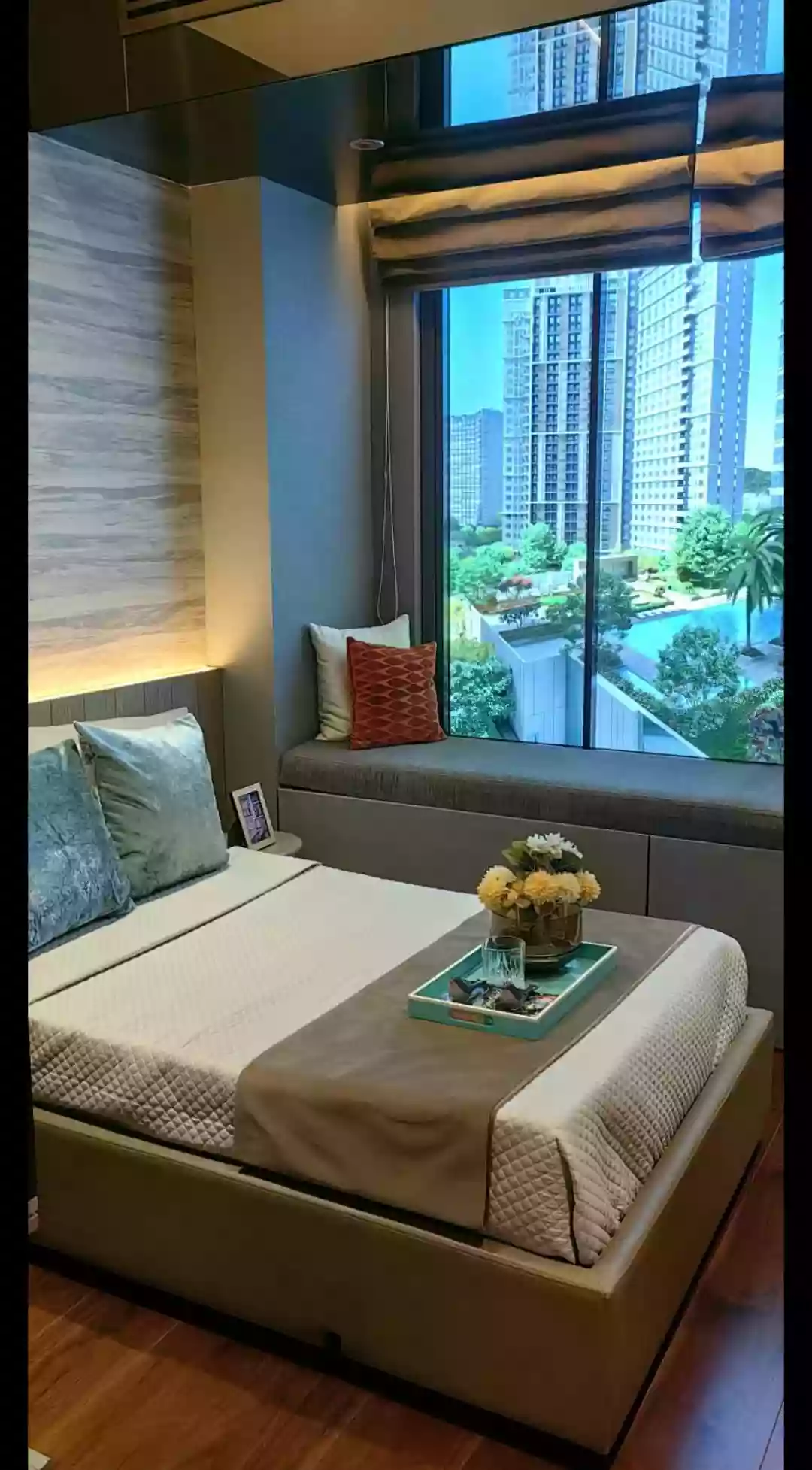 MANDANI BAY 2BEDROOM PLUS MAIDS ROOM WITH BALCONY FOR SALE PHP 12MILLION — 2 Bedrooms in Centro, Mandaue City, Cebu — Photo 2