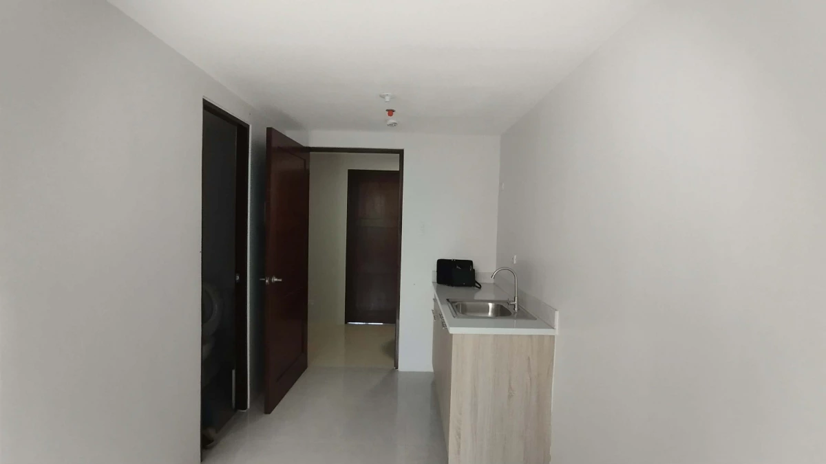 For Sale or For Assume Studio unit in Casa Mira Towers Mandaue — Studio in Ibabao-Estancia, Mandaue City, Cebu — Photo 5