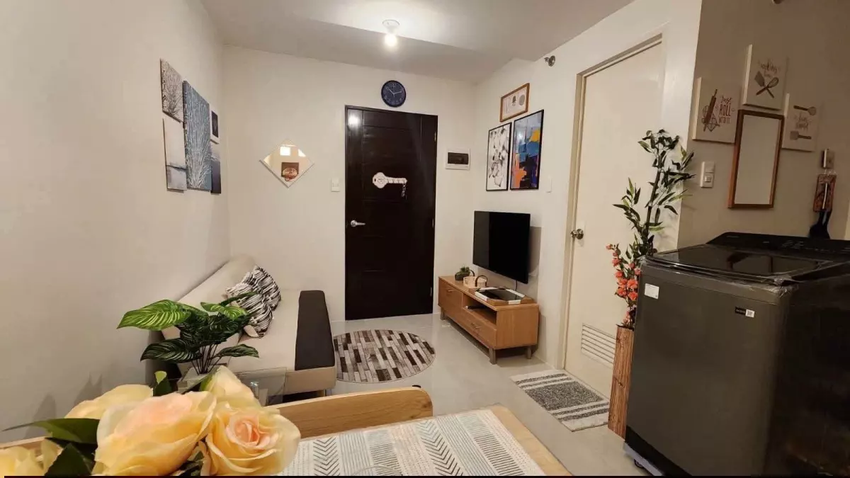 2 BEDROOMS CONDO WITH BALCONY AVAILABLE FOR RENT — 2 Bedrooms in Banilad, Mandaue City, Cebu — Photo 3