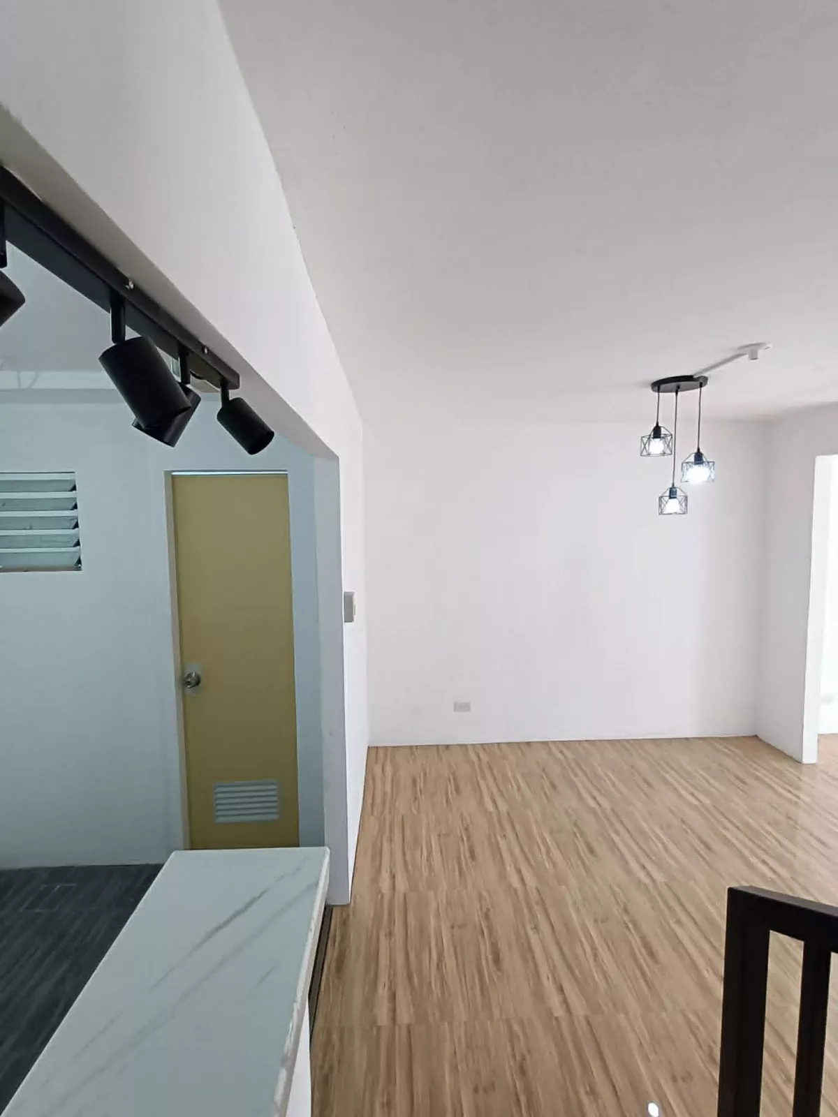 For Sale: House and Lot — Townhouse in Cararayan, Naga City, Camarines Sur — Photo 2