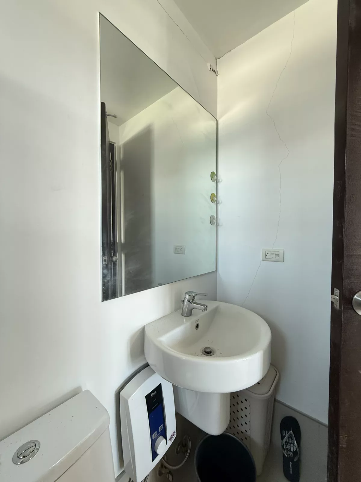 Open photo 11 of 25 — For Sale | 1 bedroom fully furnished condo unit in Abreeza Place Tower 1 Davao City