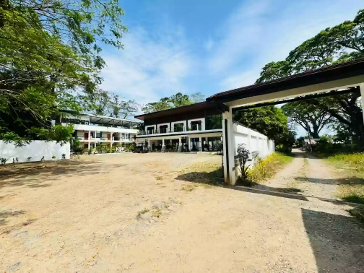 For Sale: 24 Bedrooms Resort and House in Irawan, Puerto Princesa City — 2593 sqm — Beach House / Resort in Irawan, Puerto Princesa City, Palawan — Photo 2