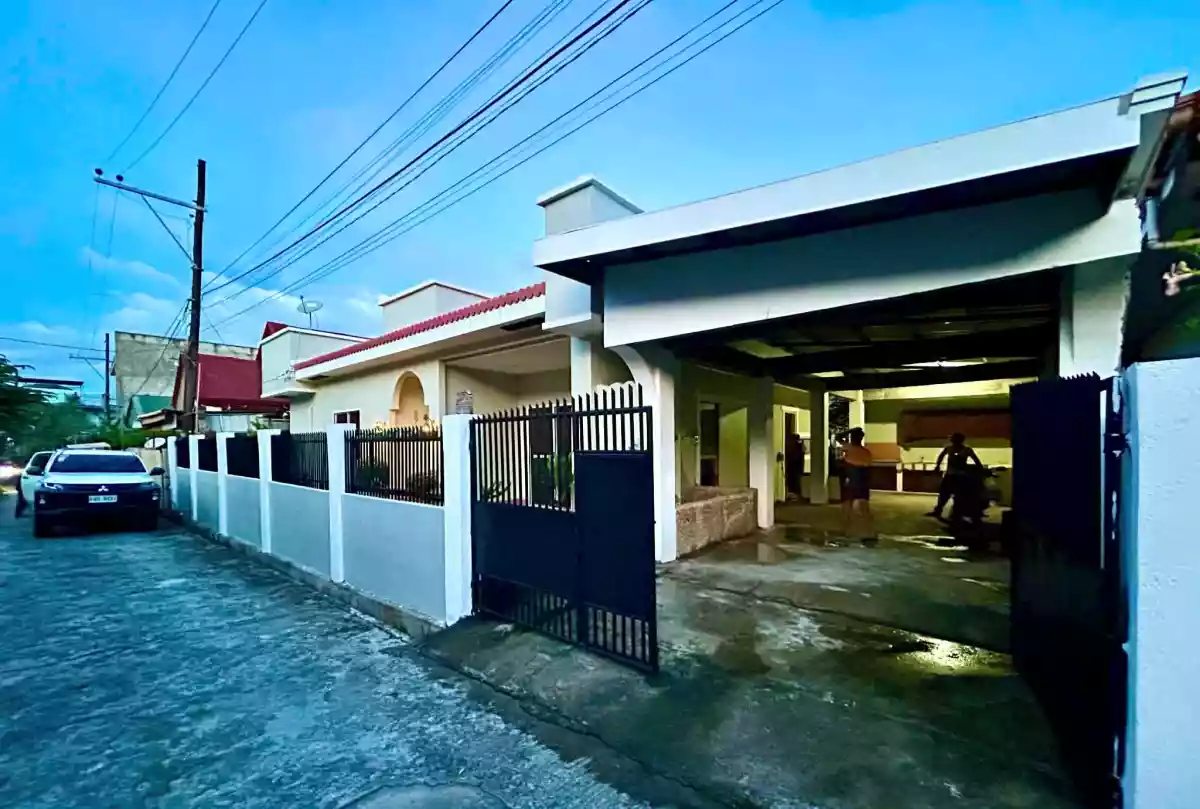 FOR SALE: DCCCO VILLAGE, BANILAD DUMAGUETE CITY — House and Lot in Banilad, Dumaguete City, Negros Oriental — Photo 5