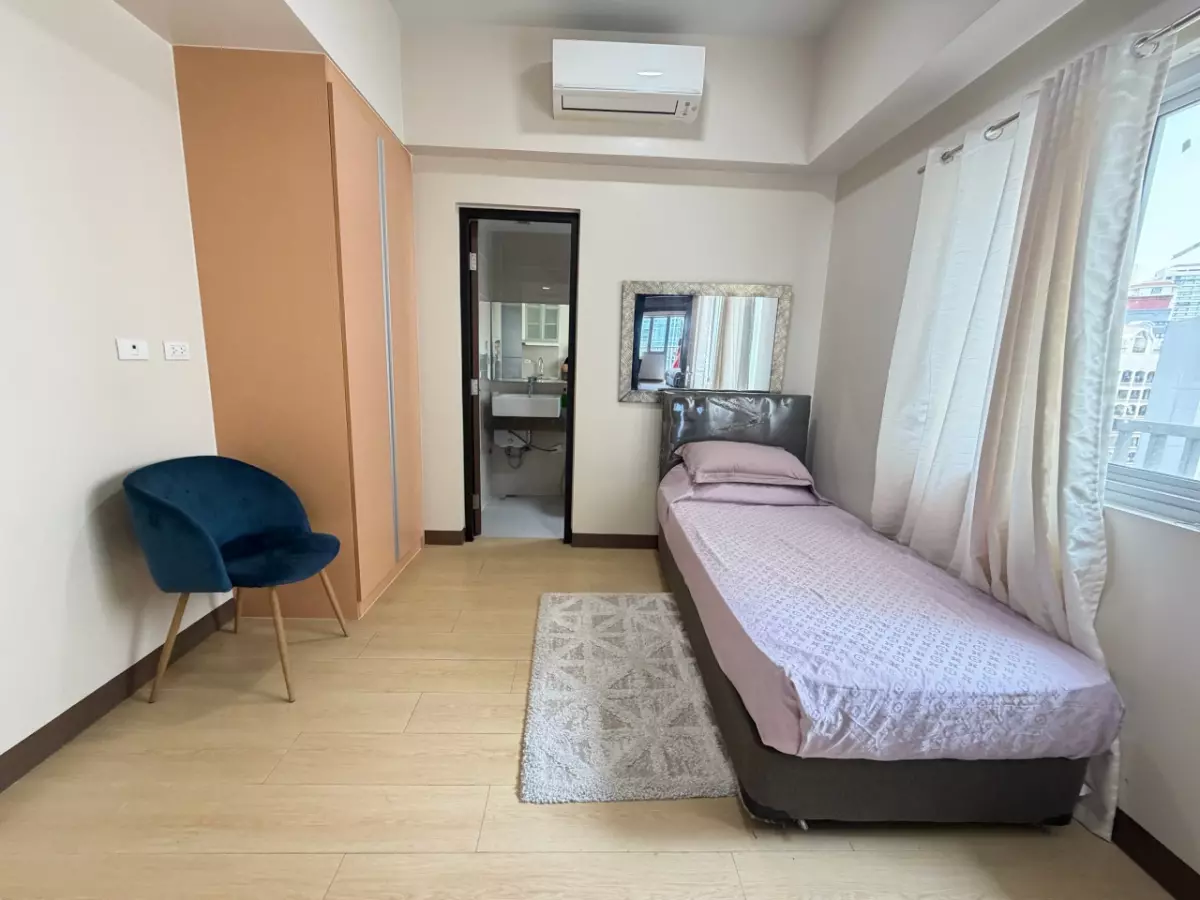 Open photo 13 of 17 — For Sale: The Ellis Makati 2BR Condo in Makati City