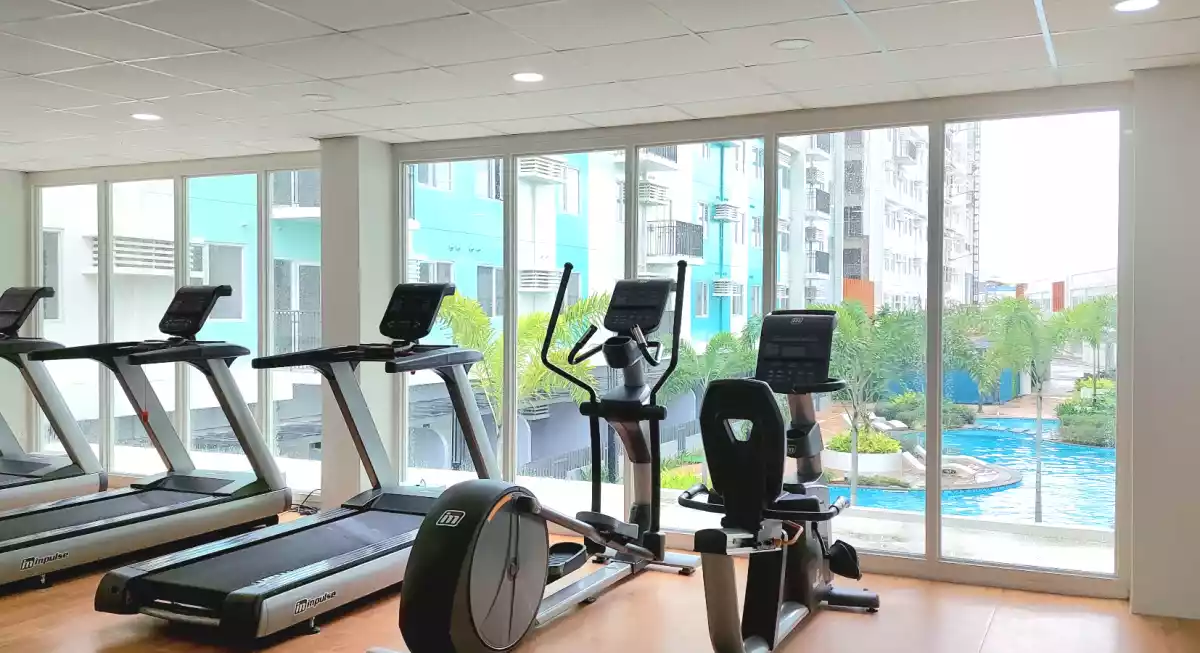 Open photo 16 of 18 — Cozy & Stylish Fully Furnished Studio with Smart TV & 100mbps Wi-Fi Ready
