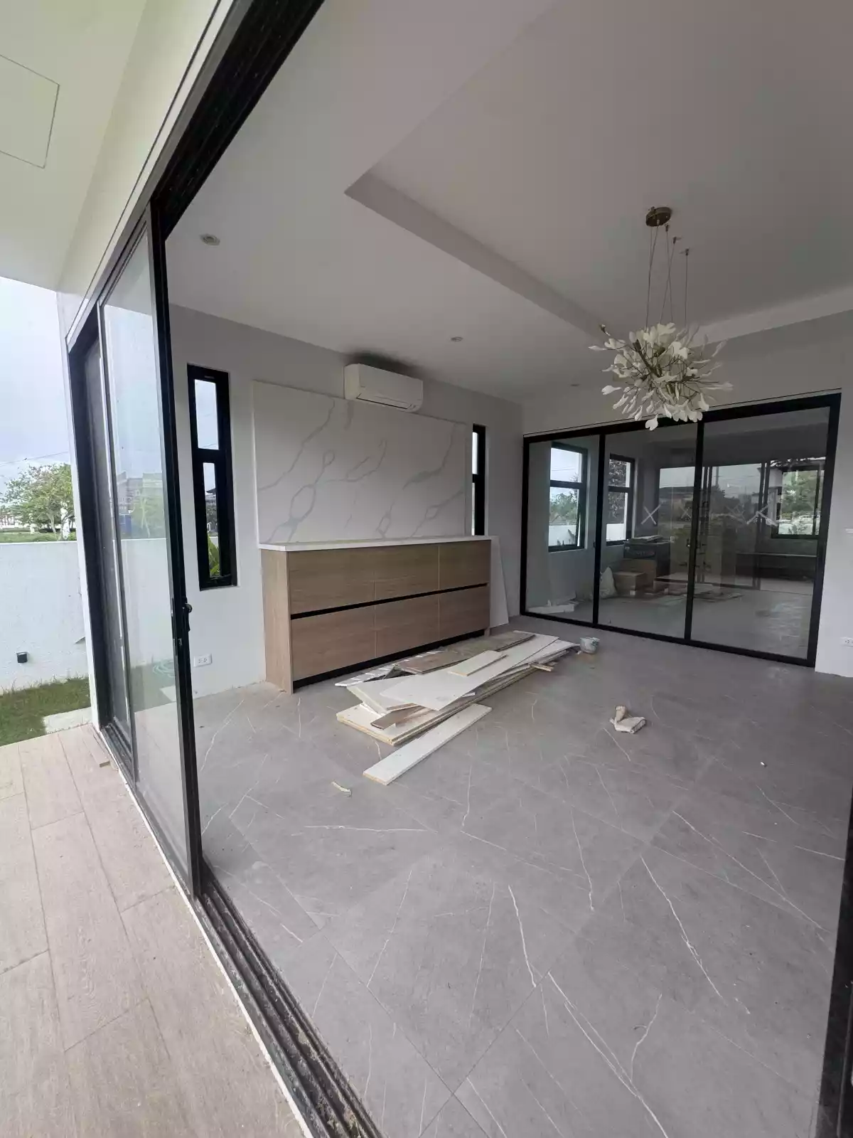 Open photo 29 of 36 — For Sale: 3BR House and Lot in Santo Domingo, Santa Rosa — 299 sqm