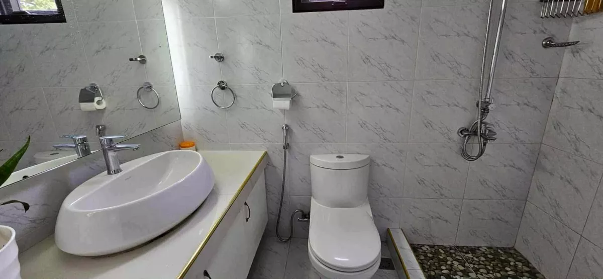 Open photo 14 of 24 — For Sale: 5BR House and Lot in Habay I, Bacoor — 160 sqm