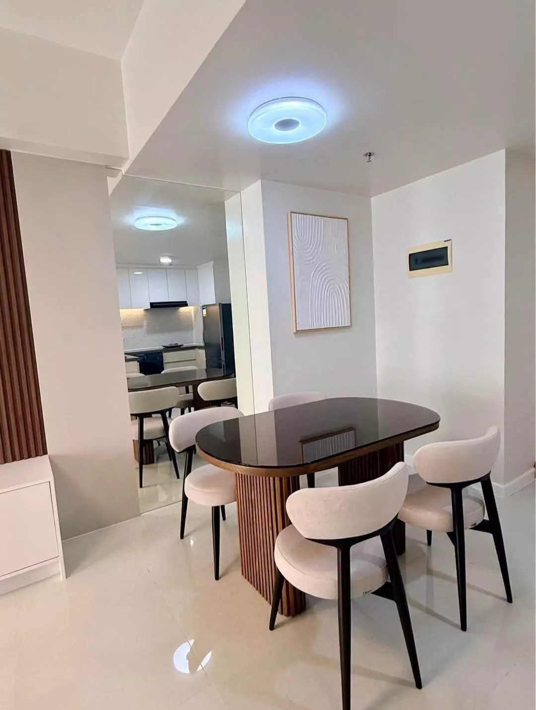 For Sale: 2BR Condo with Balcony in Mandani Bay Suites, Mandaue City — 65 sqm — 2 Bedrooms in Centro, Mandaue City, Cebu — Photo 5