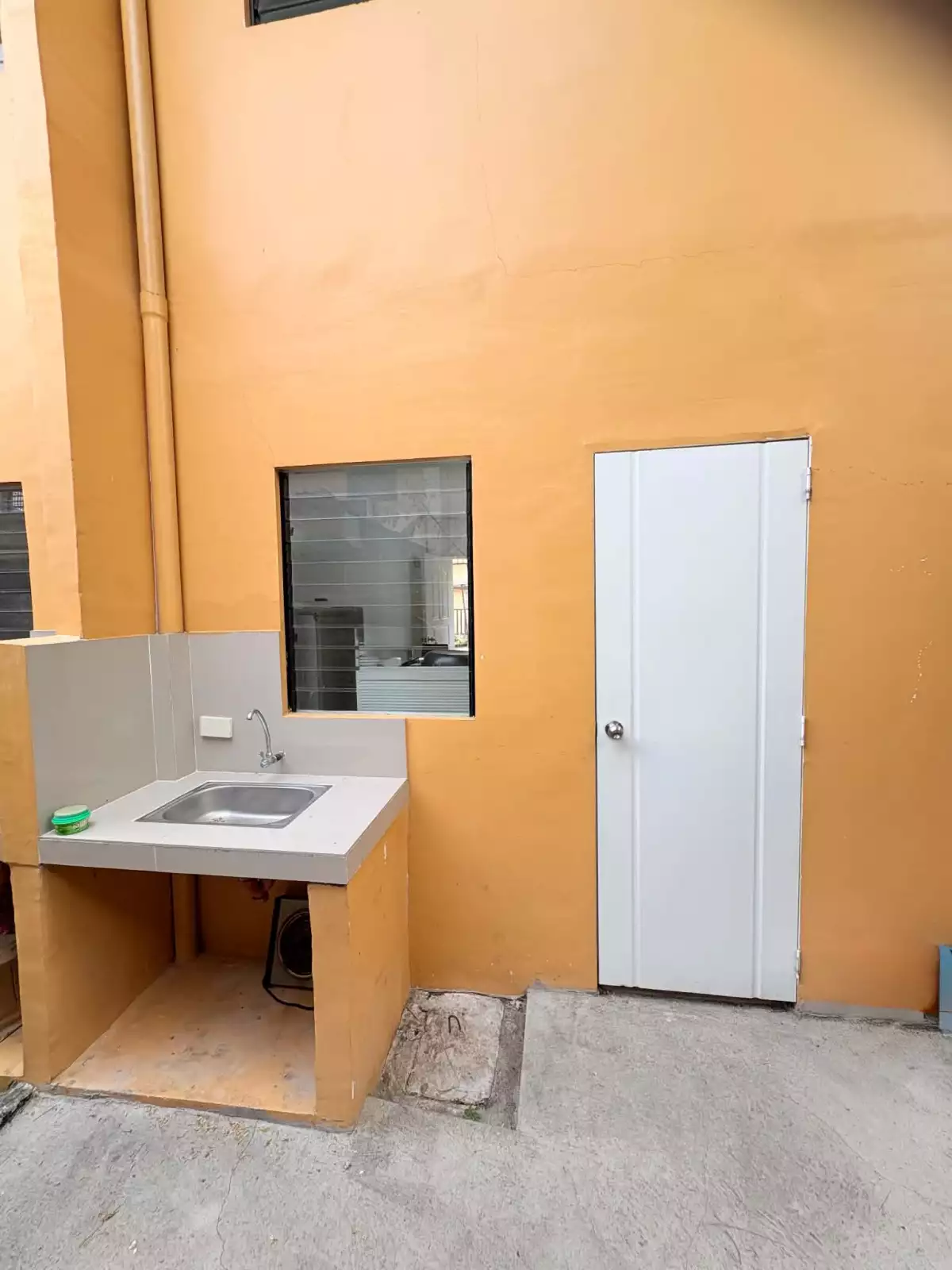 FOR ASSUME: 2BR Townhouse Near Robinsons Place General Santos, General Santos City — Townhouse in Lagao (1st & 3rd), General Santos City, South Cotabato — Photo 2