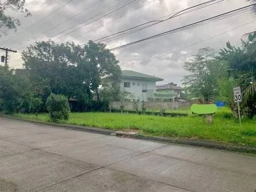 Lot Only For Sale at a peaceful and secured Community in Town&Country Cambridge
