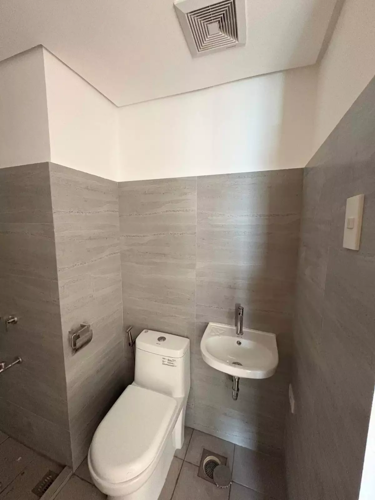 For Assume: Studio Condo in Vertex Central, near Cebu Ayala Business and Cebu IT Park Cebu City — 22.4 sqm — Studio in Luz, Cebu City, Cebu — Photo 4