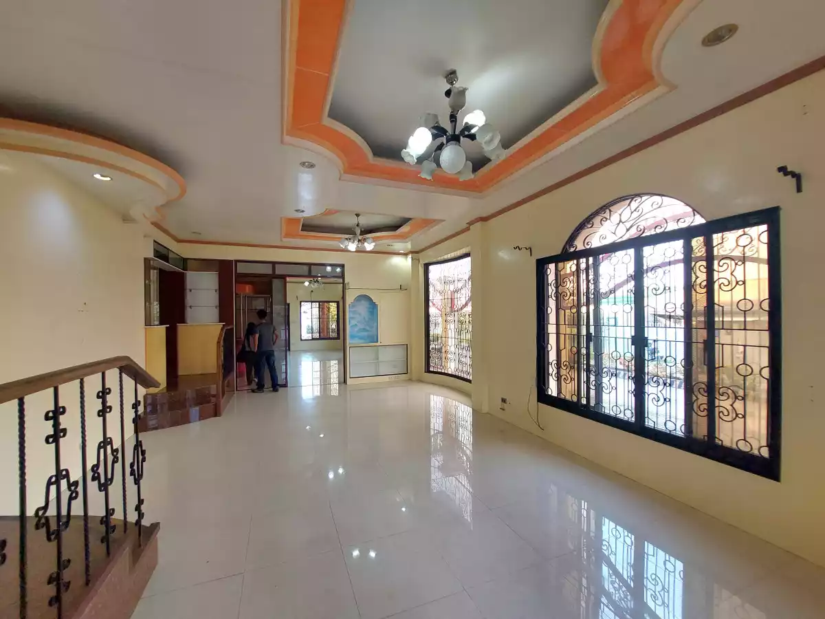 For Sale: 5BR House and Lot in Apopong, General Santos City — 225 sqm — House and Lot in General Santos City, South Cotabato, 9500 — Photo 6