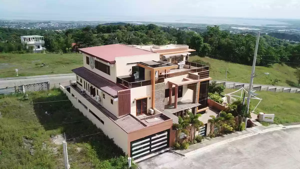 Open photo 15 of 18 — For Sale: 8BR House and Lot in San Roque, Antipolo — 1500 sqm