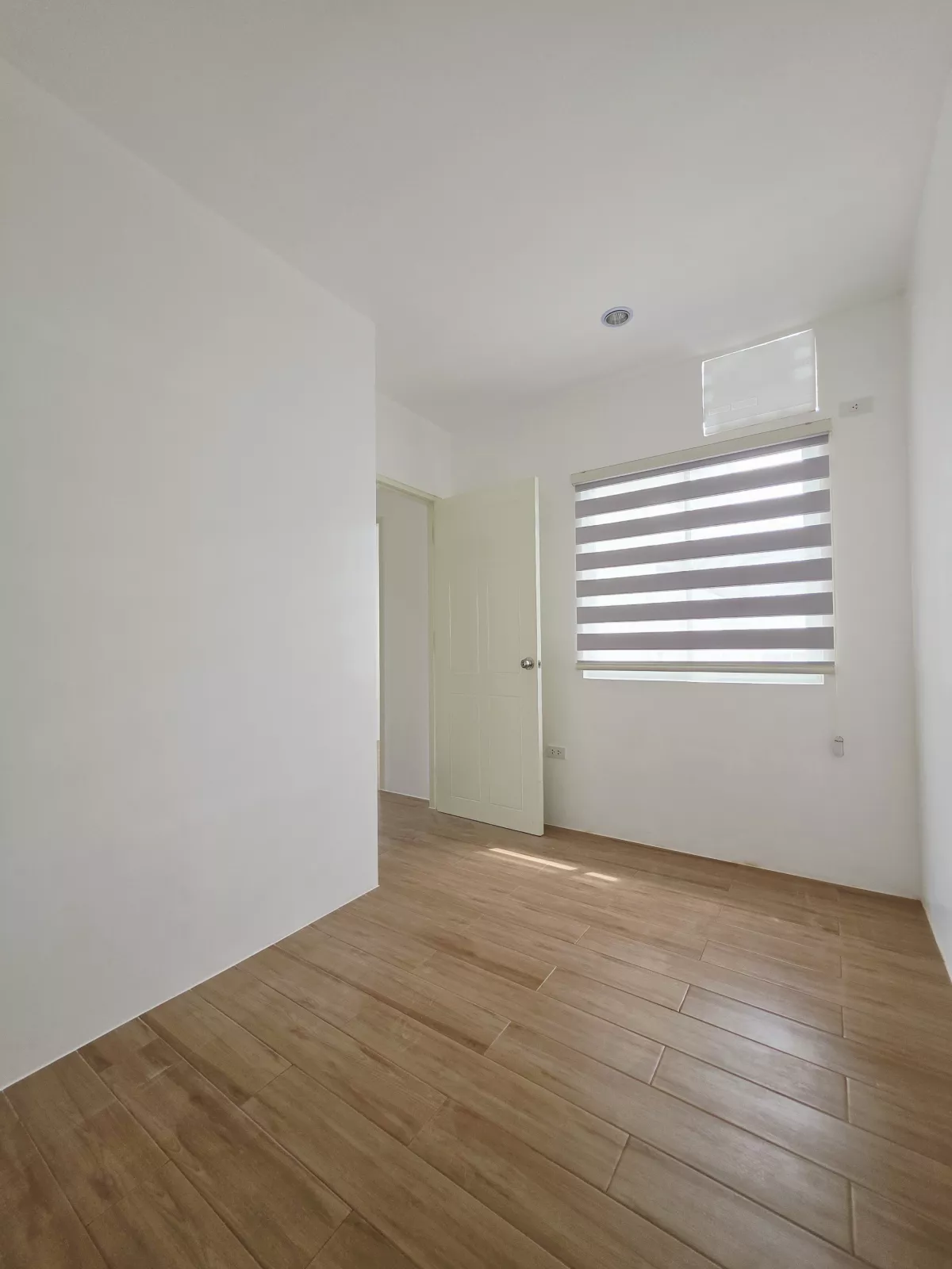 Open photo 17 of 30 — For sale Regular duplex in Minglanilla Highlands, Cebu