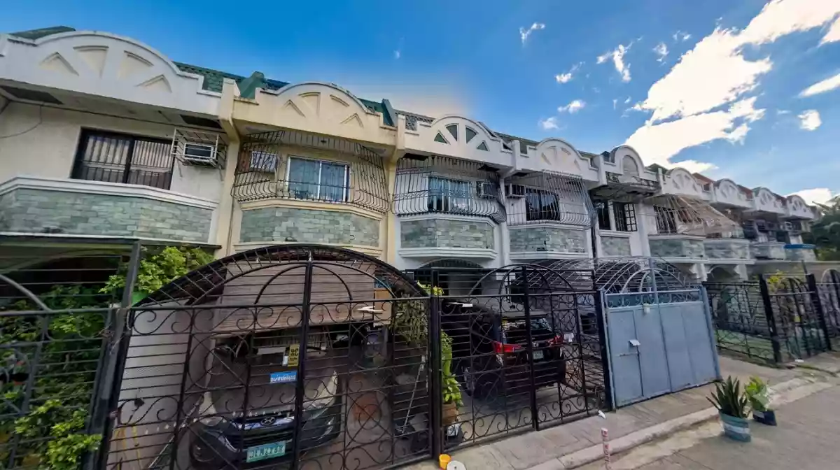 For Sale: Townhouse in Commonwealth, Quezon City — Townhouse in Don Omero St., Commonwealth, Quezon City — Photo 2