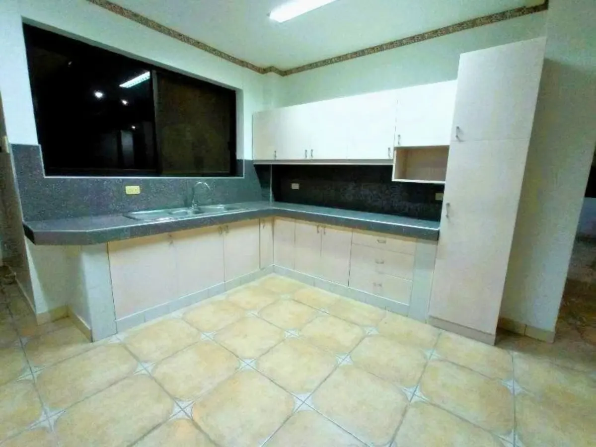 Open photo 9 of 12 — For Rent: 5BR House and Lot with parking in Busay, Cebu City