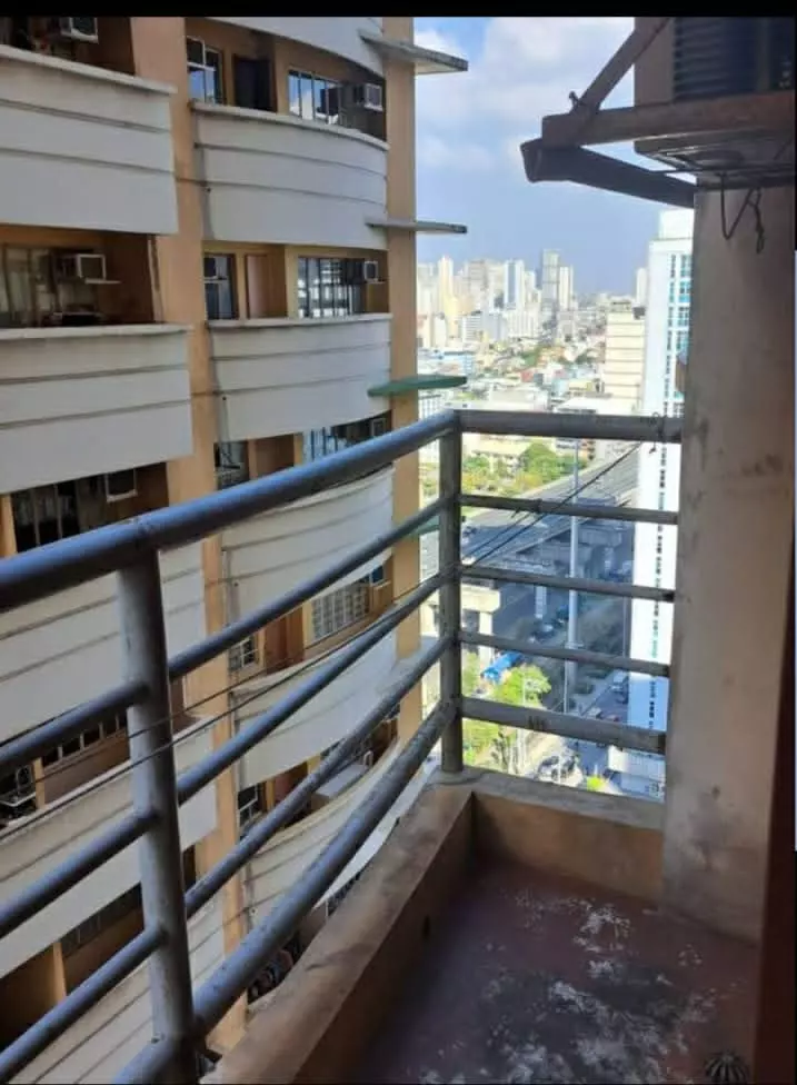 CONDOMINIUM FOR SALE — 1 Bedroom in Pio Del Pilar, Makati City, Metro Manila — Photo 3