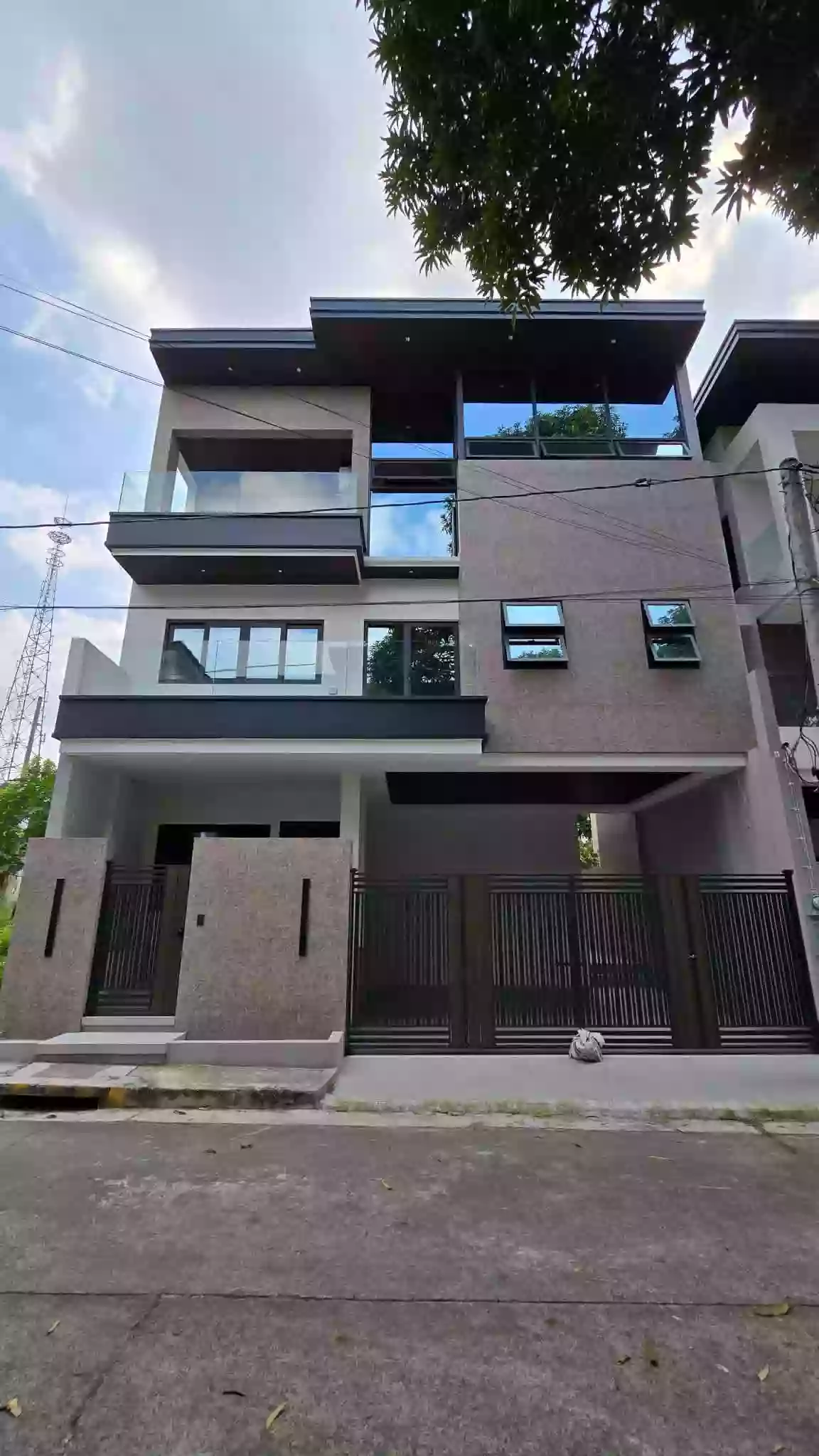 For Sale: 6BR House and Lot in Sauyo, Quezon City — 380 sqm — House and Lot in Sauyo, Quezon City, Metro Manila — Photo 2