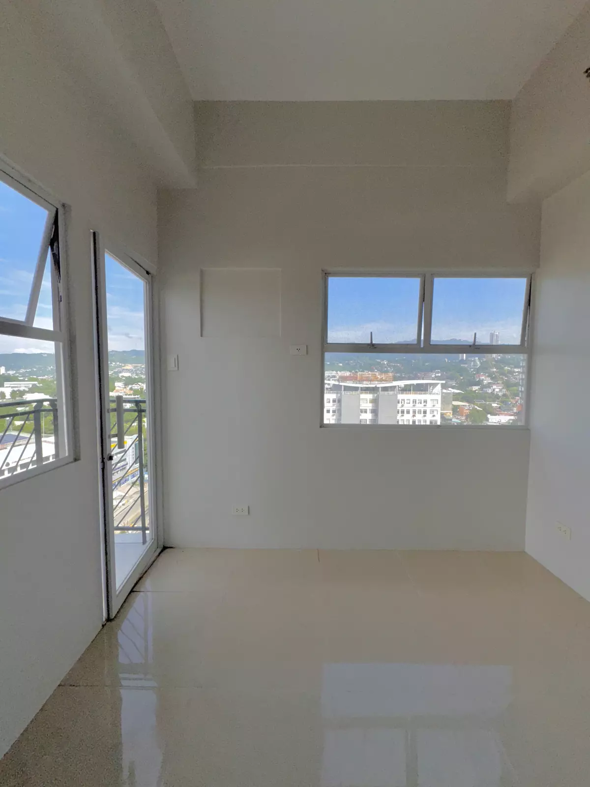 Open photo 12 of 14 — RFO 1-BEDROOM WITH BALCONY FOR ASSUME IN PRIMEWORLD POINTE LAHUG !!!