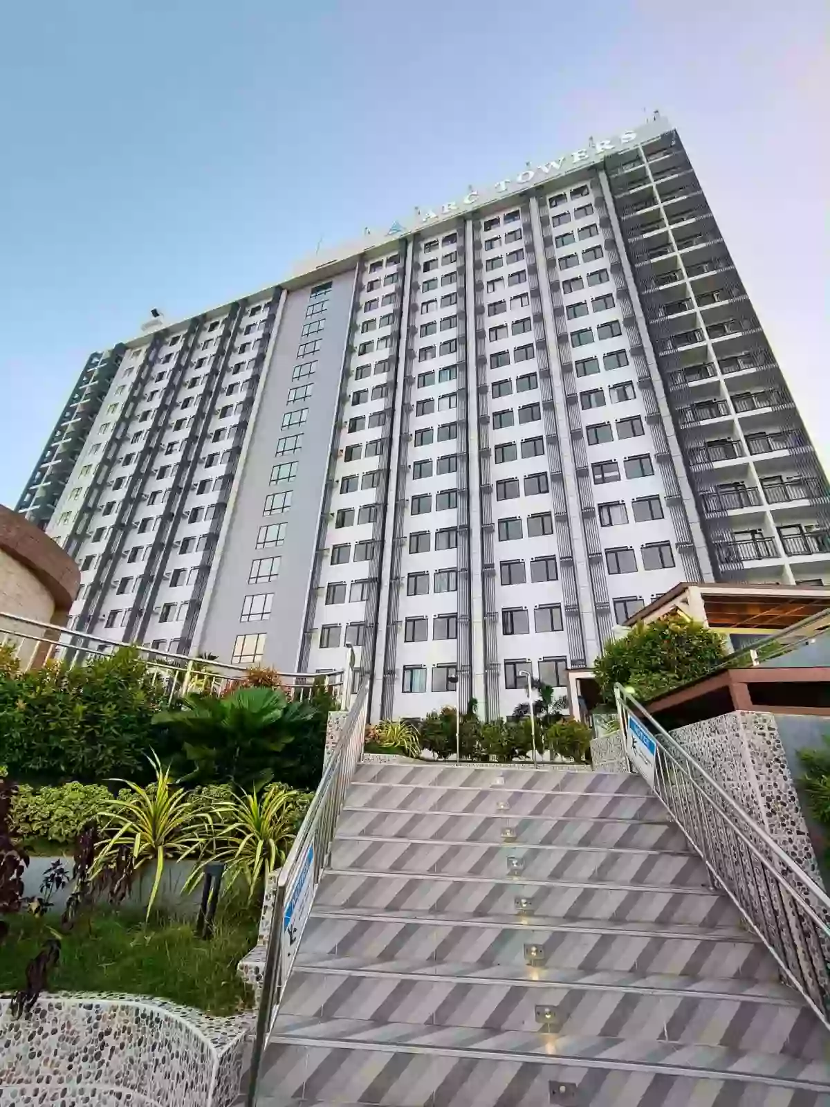 For Rent: Furnished Studio Unit at ARC Towers Cebu — Studio in Calamba, Cebu City, Cebu — Photo 2