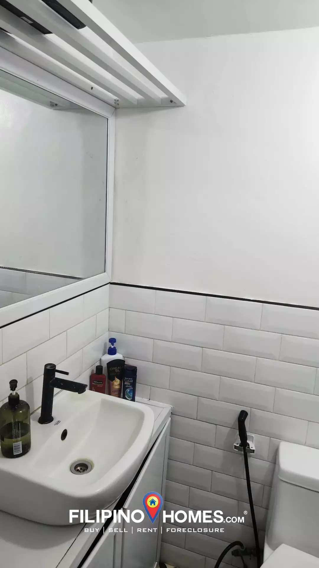 FULLY FURNISHED MODERN HOME FOR SALE in San Felipe, Naga City! — Townhouse in San Felipe, Naga City, Camarines Sur — Photo 7