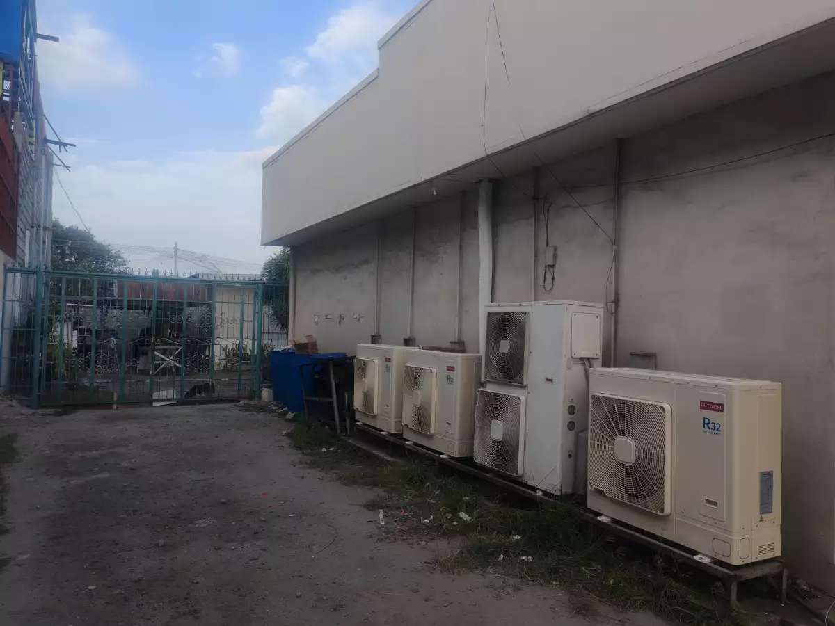 Commercial Building with passive income — Building in Labangal, General Santos City, South Cotabato — Photo 3