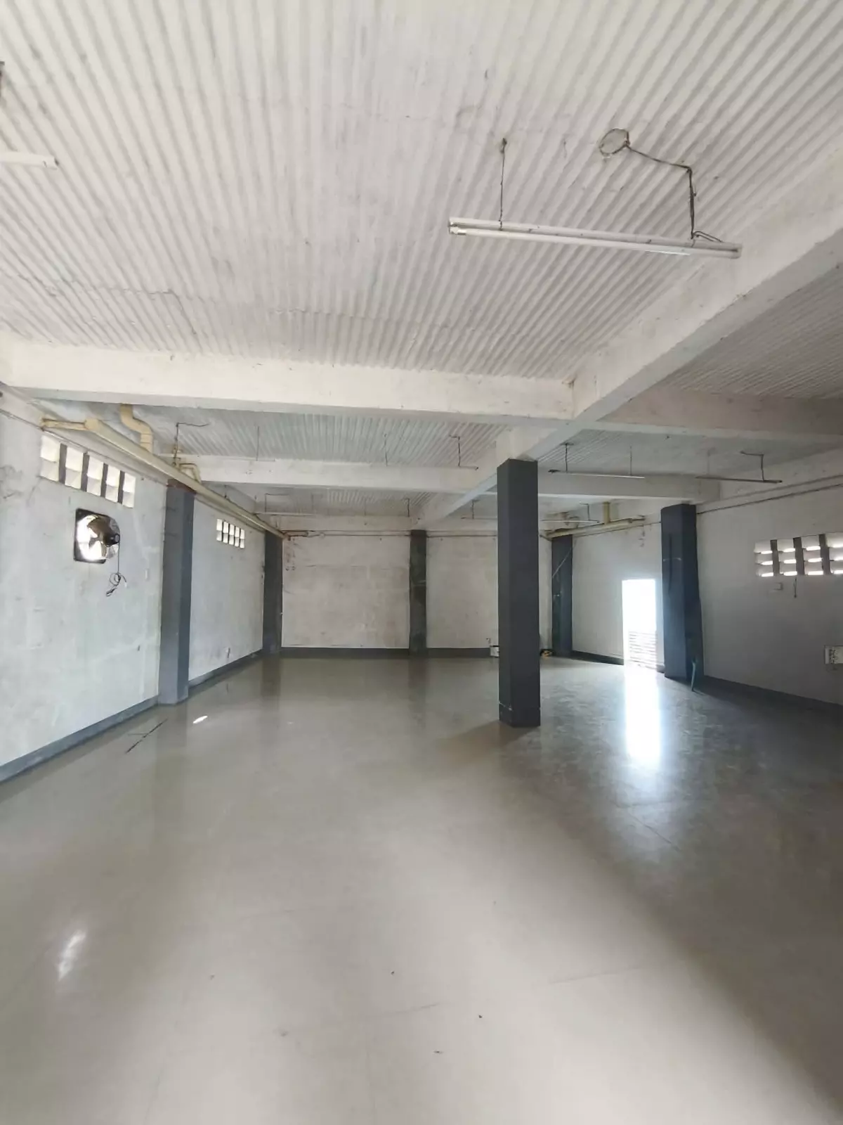 For Sale: Commercial Space/Warehouse in Palo — 220 sqm floor area with wide Lot Area — Warehouse in Palo, Leyte, 6501 — Photo 3