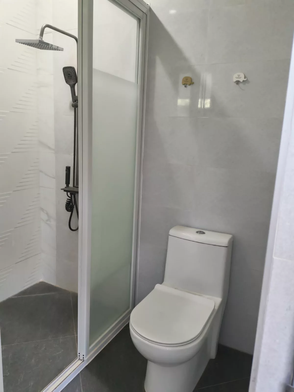 For Sale: La Vista Monte 2 House and Lot in Matina Crossing, Davao City — Family Home — House and Lot in Davao City, Davao del Sur, 8000 — Photo 2