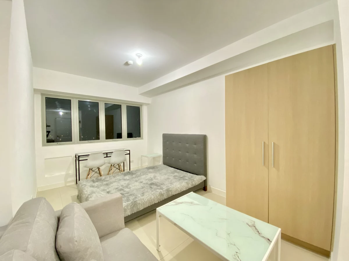 SEMI-FURNISHED STUDIO UNIT ON FIRE SALE AT THE RESIDENCES AT COMMONWEALTH BY CENTURY — Studio in Quezon City, Metro Manila, 1101 — Photo 2