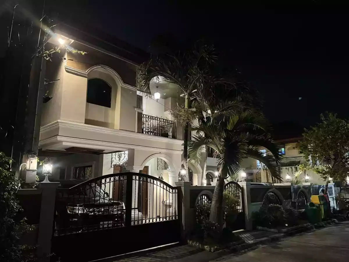 For sale house and lot in Imus, Cavite, 5 bedrooms with 8 car slots — House and Lot in Anabu I-D, Imus, Cavite — Photo 3