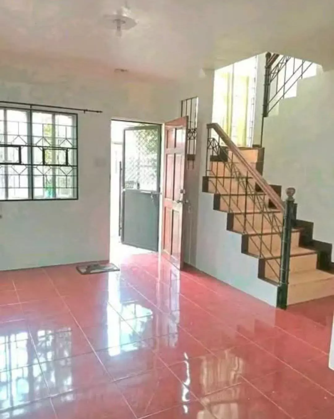 FOR SALE HOUSE AND LOT !