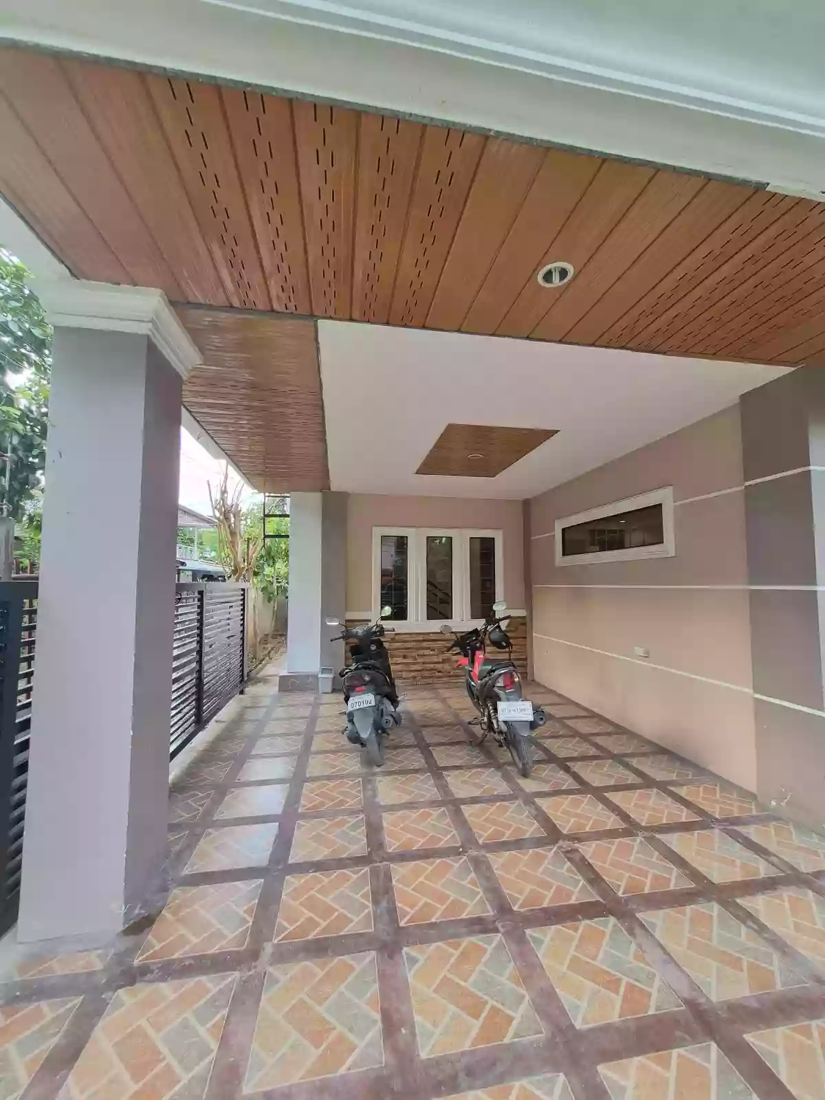 For Sale: 4BR House and Lot in Taclobo, Dumaguete City — 354.52 sqm — House and Lot in Taclobo, Dumaguete City, Negros Oriental — Photo 2