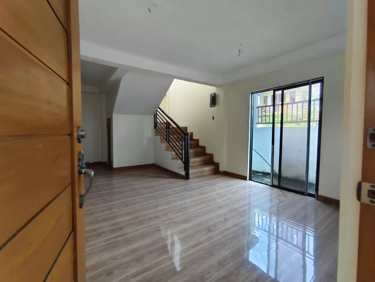 For Sale: 4BR House and Lot in Taculing, Bacolod City — 1000 sqm — House and Lot in Taculing, Bacolod City, Negros Occidental — Photo 5