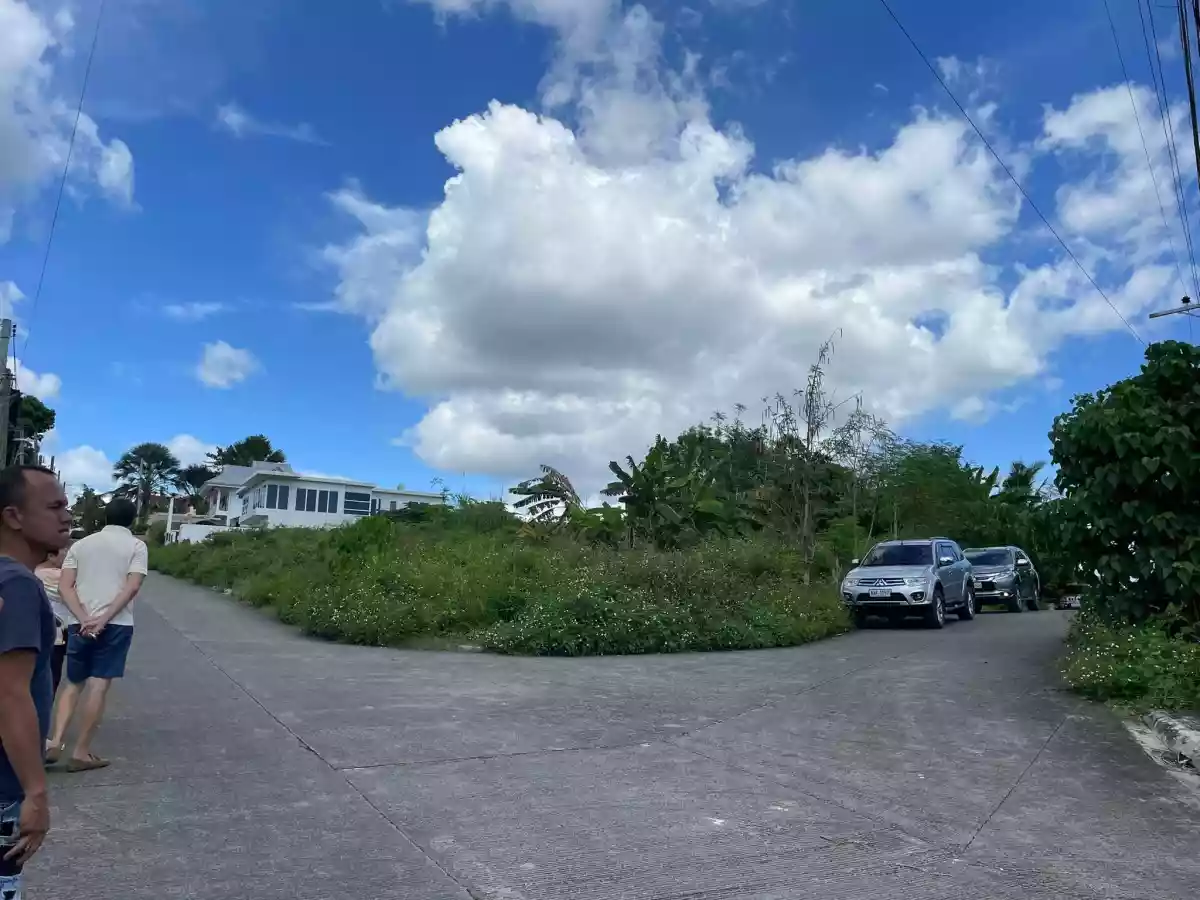 OVERLOOKING CORNER UNIT RESIDENTIAL LOT