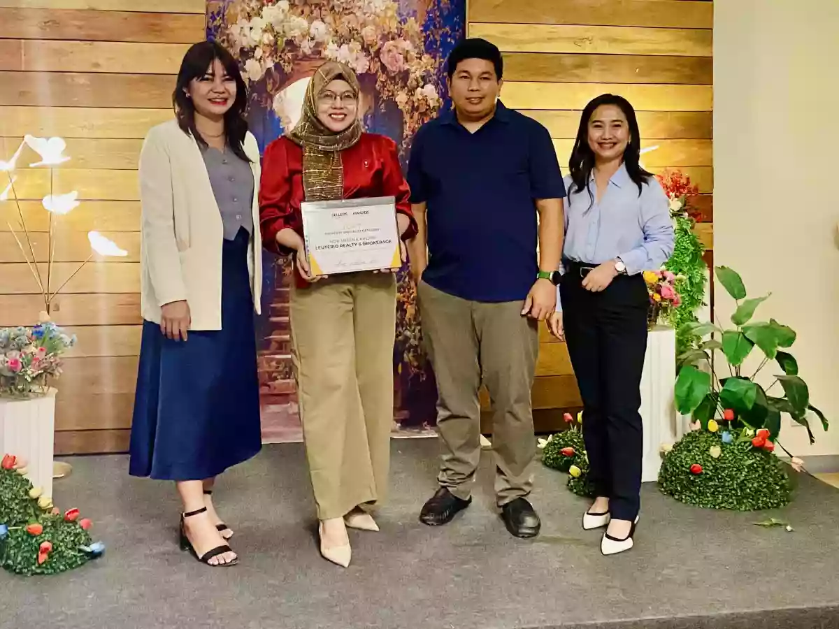 Awards & Recognition 17