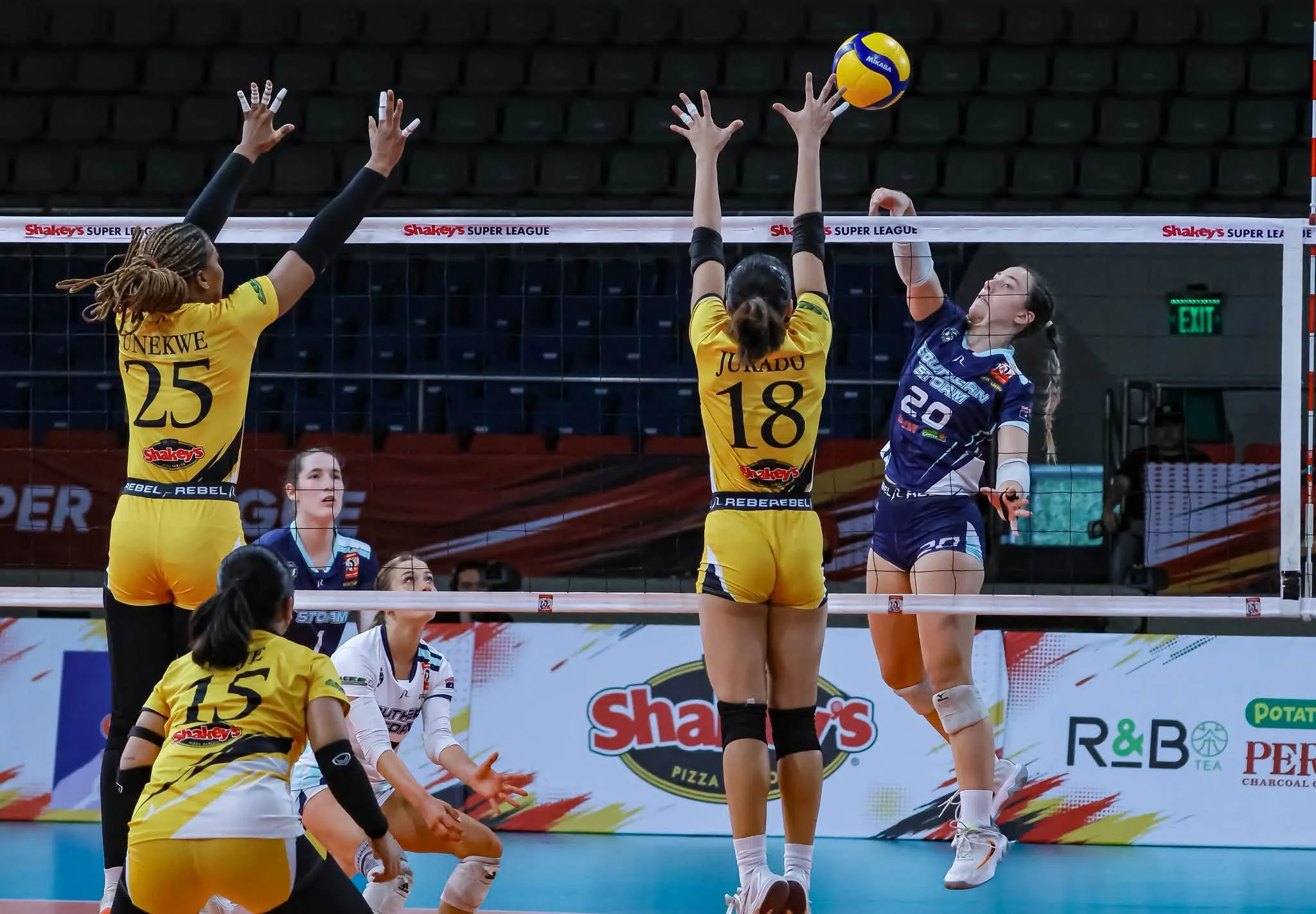Unbeaten UST Sweeps Southern Storm to Top Shakey’s Invitationals