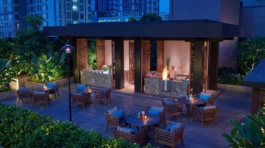 Poolside Dining Above the City: Discovering the Relaxed International Flavors and Urban Views of Pool House at Grand Hyatt Manila — Philippines
