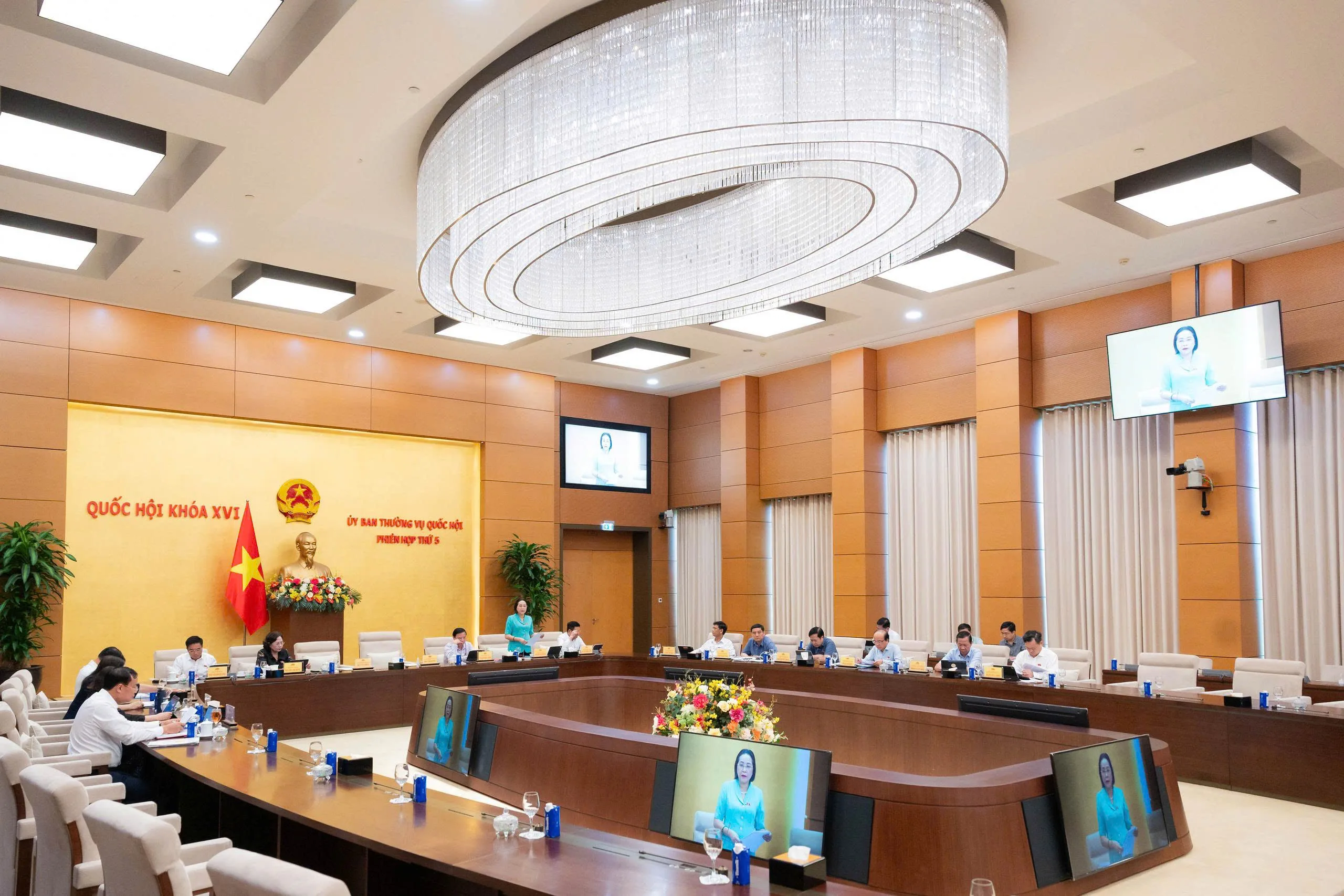 Vietnam Tightens Law on Overseas Workers, Protects Rights of Migrants