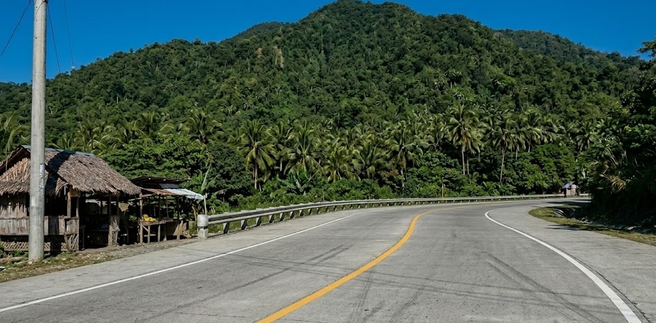 A quiet road exiting General Santos to Sarangani.
