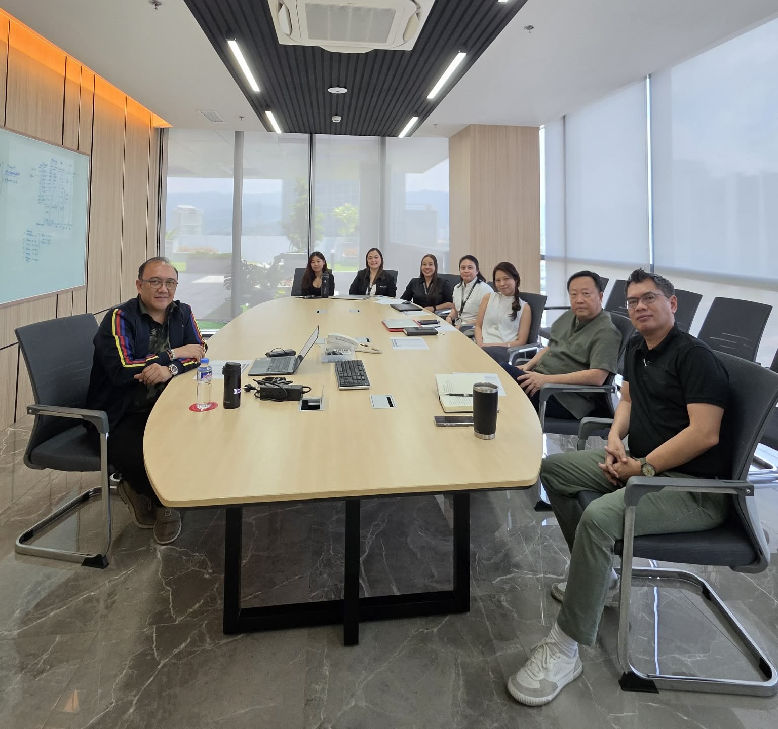 Filipinohomes' CEO Anthony Leuterio Meets Johndorf's Owners Richard and Abigail Lim for Strategic Planning, Celebrating a Banner Year After Five PropertyGuru Awards