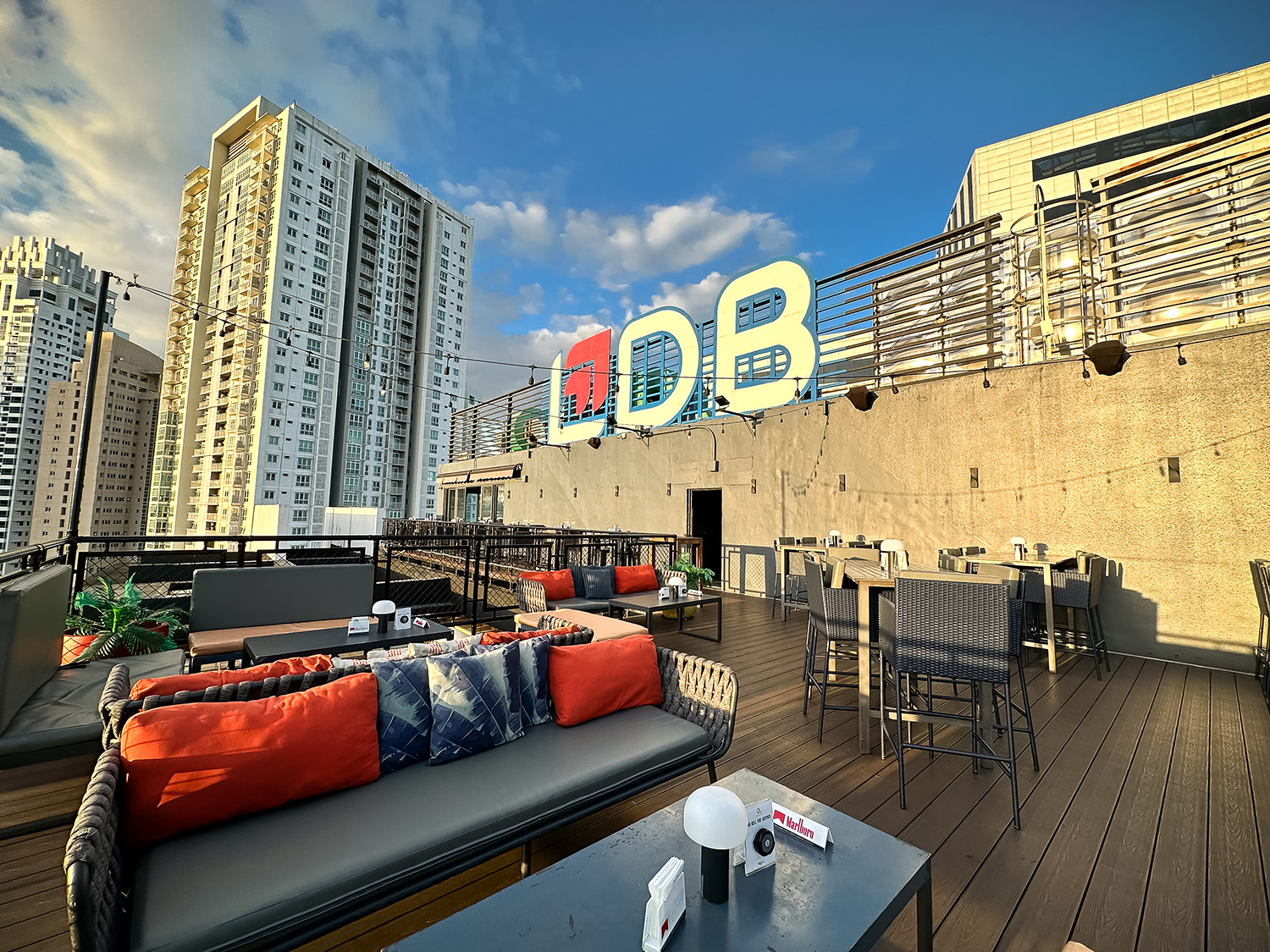 O2 Rooftop Bar and the Growing Popularity of Skyline Dining in BGC